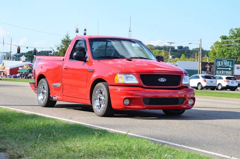 cruisin-the-strip-ford-style-in-pigeon-forge-0150