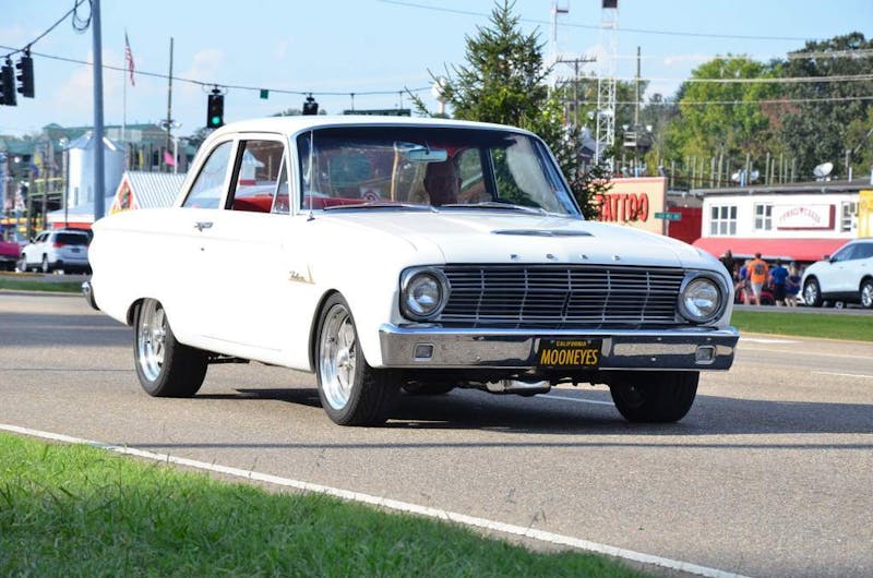 cruisin-the-strip-ford-style-in-pigeon-forge-0151