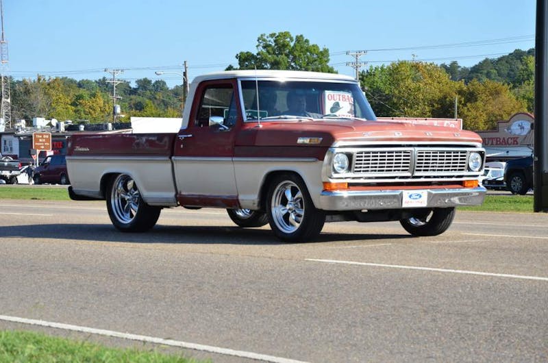 cruisin-the-strip-ford-style-in-pigeon-forge-0153