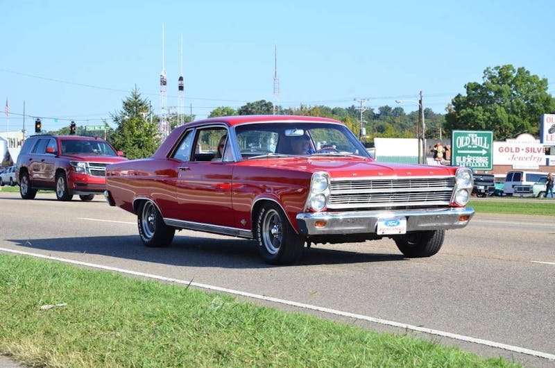 cruisin-the-strip-ford-style-in-pigeon-forge-0155