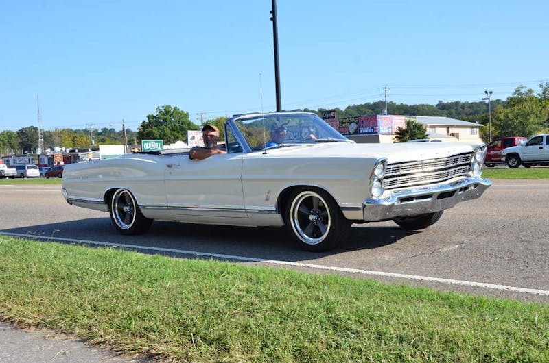 cruisin-the-strip-ford-style-in-pigeon-forge-0161