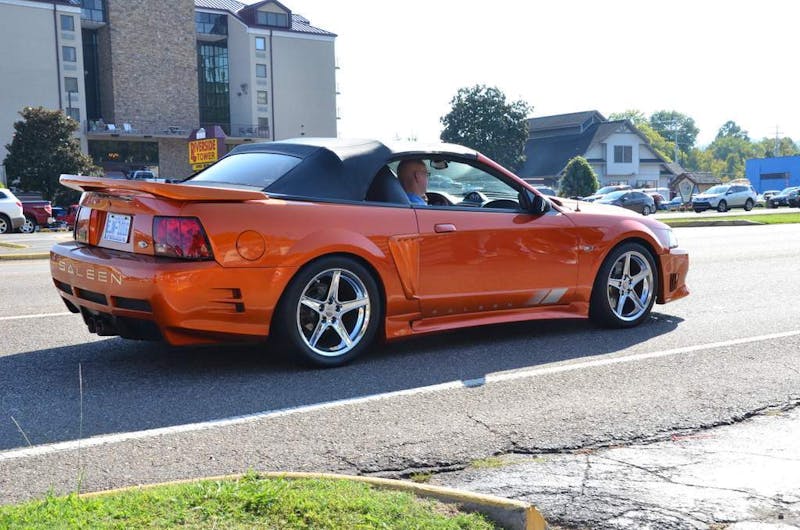 cruisin-the-strip-ford-style-in-pigeon-forge-0164