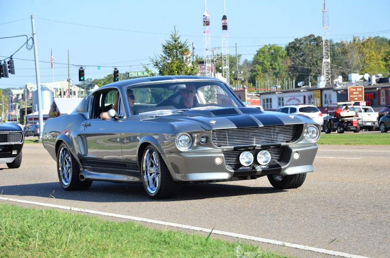 cruisin-the-strip-ford-style-in-pigeon-forge-0165