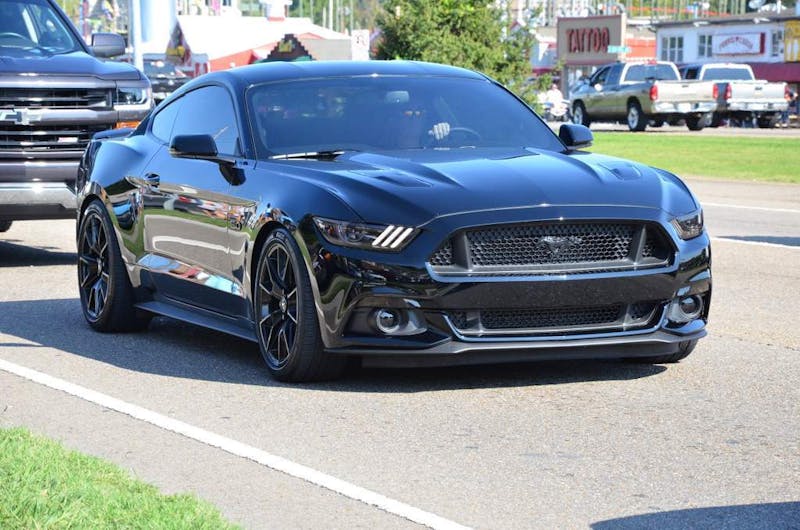 cruisin-the-strip-ford-style-in-pigeon-forge-0177