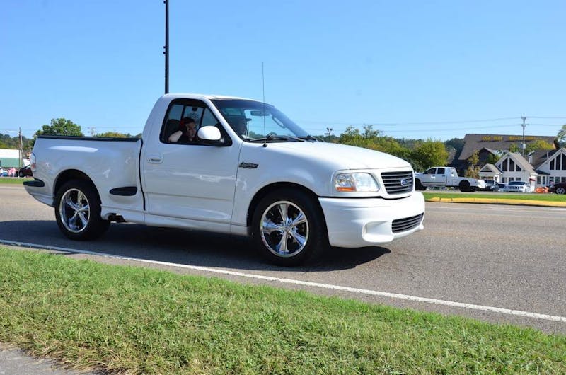 cruisin-the-strip-ford-style-in-pigeon-forge-0179