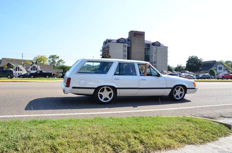 cruisin-the-strip-ford-style-in-pigeon-forge-0181