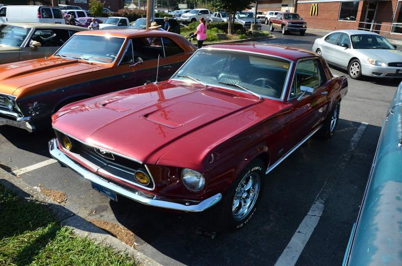 cruisin-the-strip-ford-style-in-pigeon-forge-0185