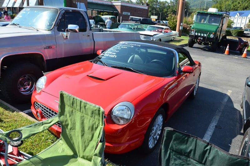 cruisin-the-strip-ford-style-in-pigeon-forge-0186