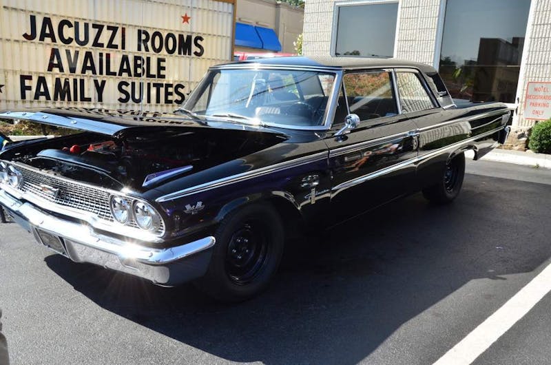 cruisin-the-strip-ford-style-in-pigeon-forge-0187