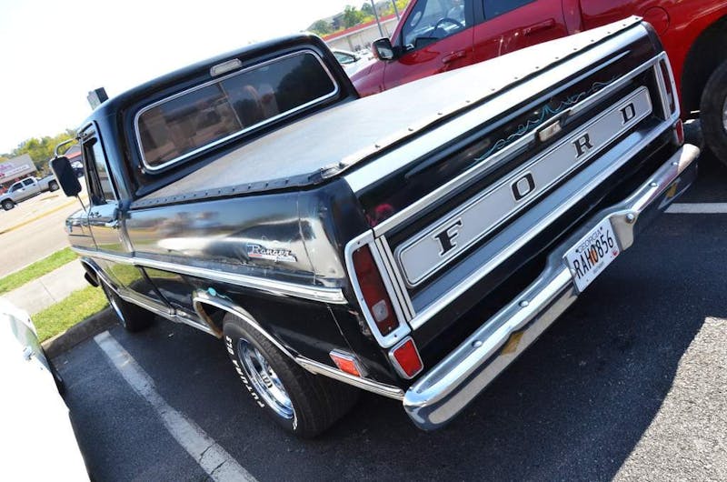 cruisin-the-strip-ford-style-in-pigeon-forge-0189