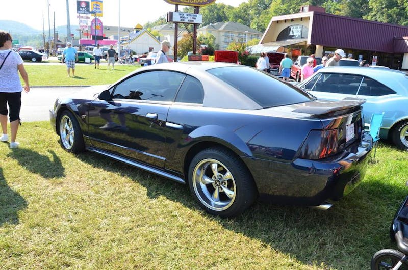 cruisin-the-strip-ford-style-in-pigeon-forge-0190