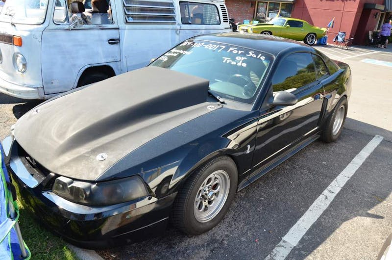 cruisin-the-strip-ford-style-in-pigeon-forge-0202