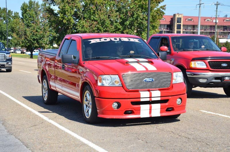 cruisin-the-strip-ford-style-in-pigeon-forge-0216