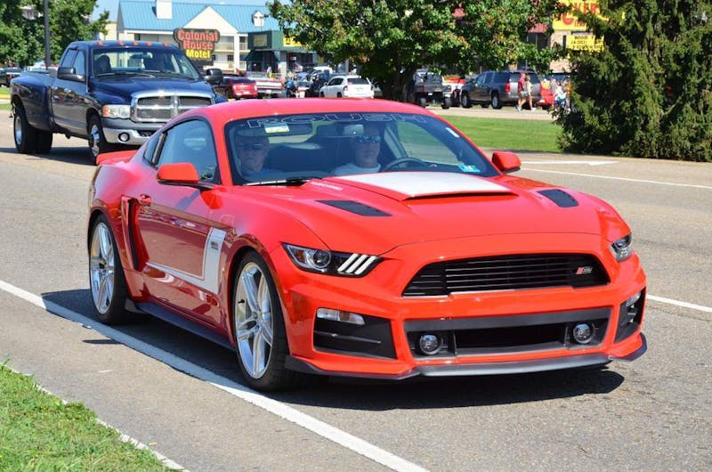 cruisin-the-strip-ford-style-in-pigeon-forge-0218