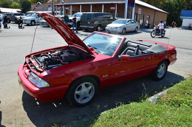 cruisin-the-strip-ford-style-in-pigeon-forge-0220