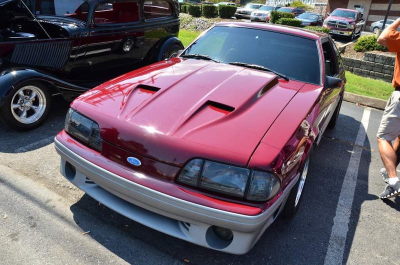 cruisin-the-strip-ford-style-in-pigeon-forge-0223