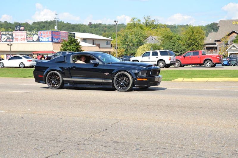 cruisin-the-strip-ford-style-in-pigeon-forge-0237