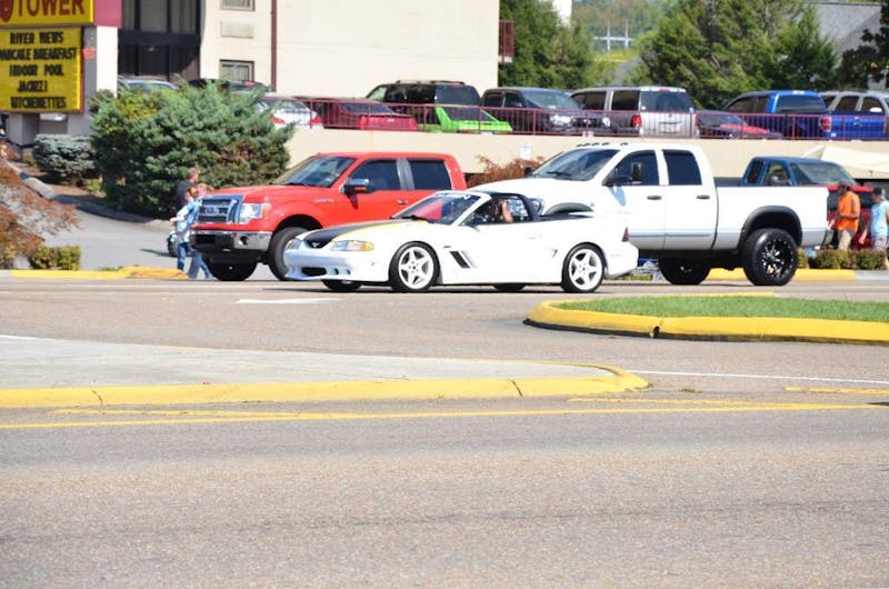 cruisin-the-strip-ford-style-in-pigeon-forge-0239