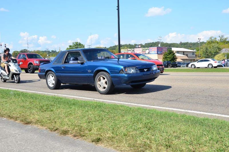 cruisin-the-strip-ford-style-in-pigeon-forge-0242