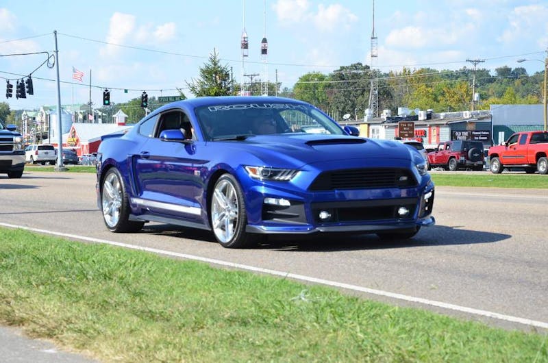 cruisin-the-strip-ford-style-in-pigeon-forge-0245