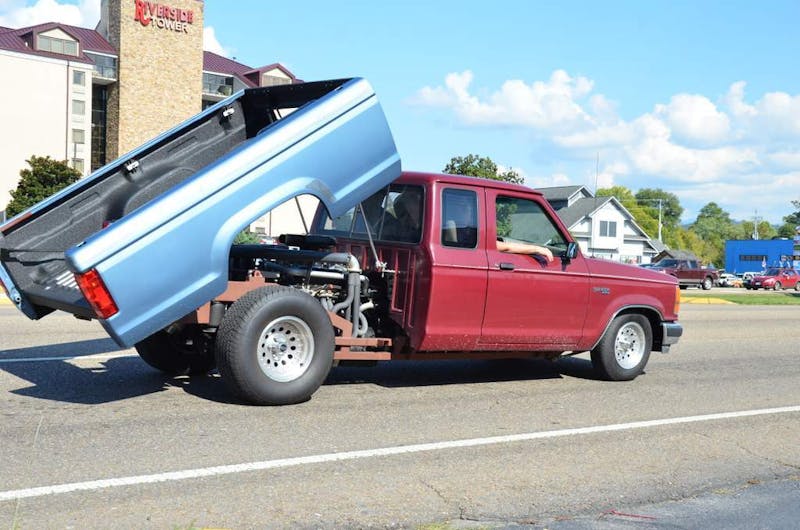 cruisin-the-strip-ford-style-in-pigeon-forge-0250