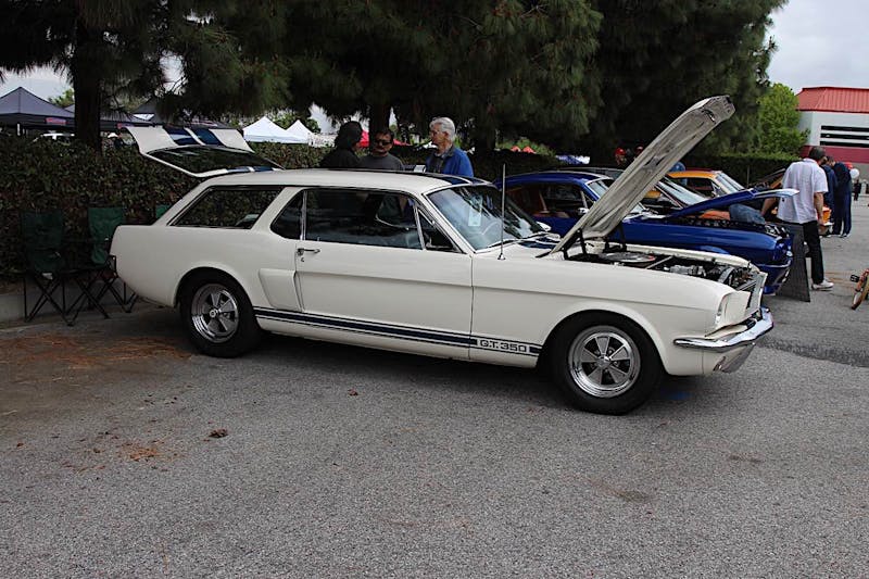 EdelbrockMustangWagon-03