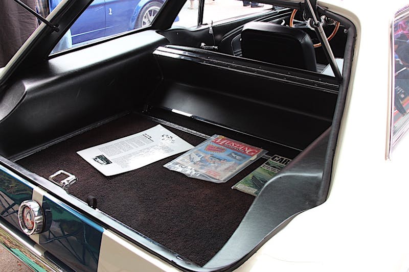 EdelbrockMustangWagon-05