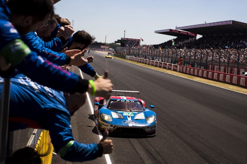 10784dgFord-GT-Finishes-P2-At-Le-Mans-2017-34996650050o