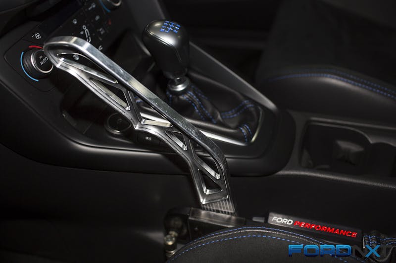 sema-2017-focus-rs-drift-stick-makes-hooning-easy-0002