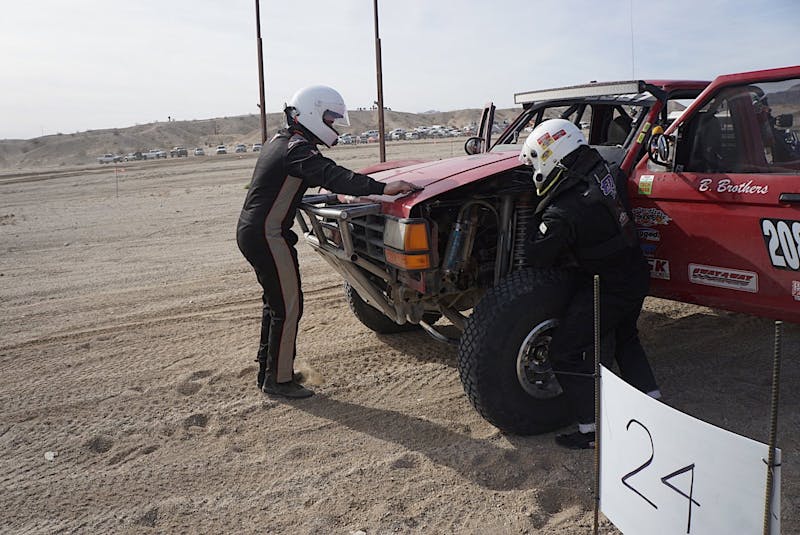 gust-and-bent-metal-putting-the-rage-in-rage-at-the-river-0140