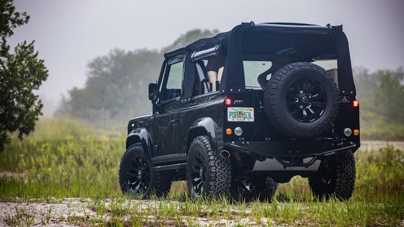 Video-The-Honey-Badger-is-a-LR-Defender-with-Corvette-heart-4