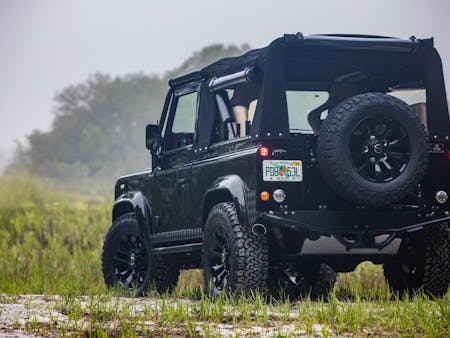 Video-The-Honey-Badger-is-a-LR-Defender-with-Corvette-heart-4 Video-The-Honey-Badger-is-a-LR-Defender-with-Corvette-heart-4