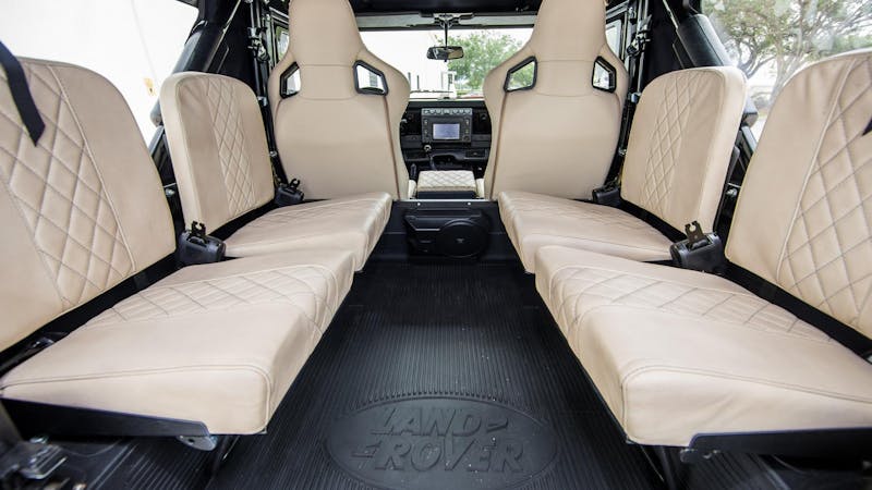 Video-The-Honey-Badger-is-a-LR-Defender-with-Corvette-heart-8