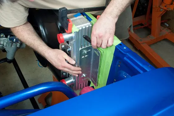 If your engine swap calls for a universal radiator, Flex-a-lite provides 90-degree mounting brackets that easily slide up and down the radiator side tanks. This gives you great flexibility in mounting options.