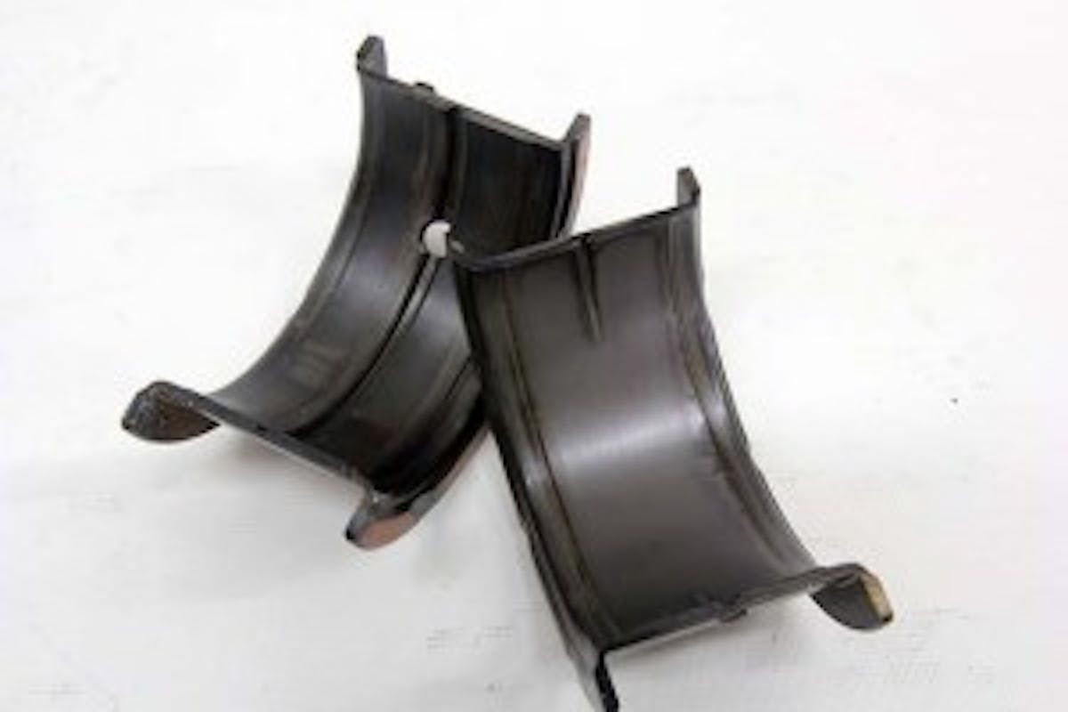 Most leading bearing companies now offer ¾ groove style main bearings. This extends the bearing’s oil groove from the upper bearing past the parting line to ensure a better supply of oil to the loaded portion of the bearing in the cap. Full groove bearings should never be used in a performance application because this reduces bearing surface area and increases the load on the remaining portion of the bearing.