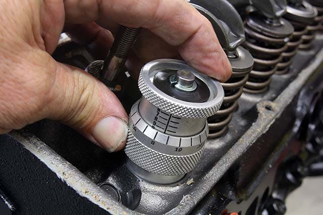 Note that the retainer is small enough that it drops inside the top of the mic. Depending upon the style micrometer, this step will be either 0.100 or 0.150-inch. This must be subtracted from the indicated height because the retainer height is reduced by the depth of the step.