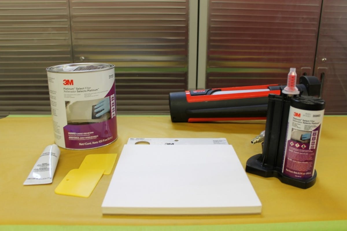 The Dynamic Mixing System from 3M, along with their Platinum Select Filler, make a perfect pairing. This system guarantees a consistent mixing of filler and hardener throughout the process.