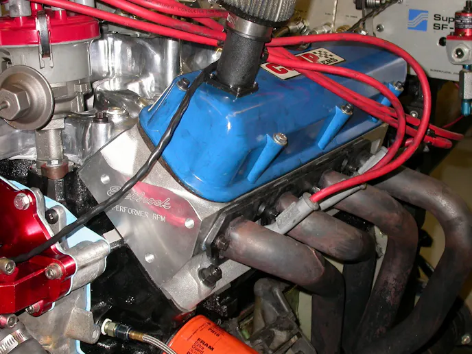 Equipped with the Edelbrock aluminum heads, the power output of the 331 jumped to 431 hp and 428 lb-ft of torque. After you have the right cam and intake, cylinder heads offer big power gains.