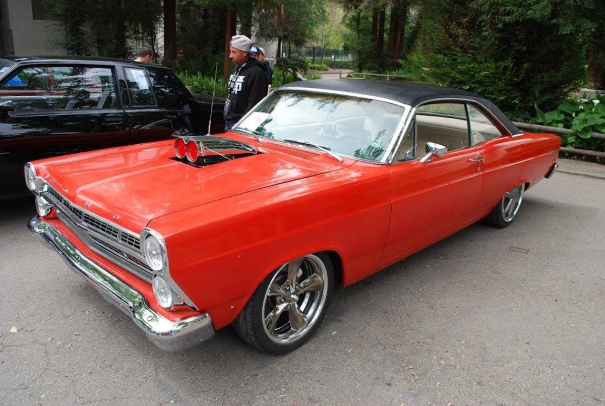 This Galaxie's hood treatment was funcational and very well done. The car is owned by Jim Williams of Hoacienda Heights and features a 392ci Windsor engine and 5-speed trans with Air Ride suspension.