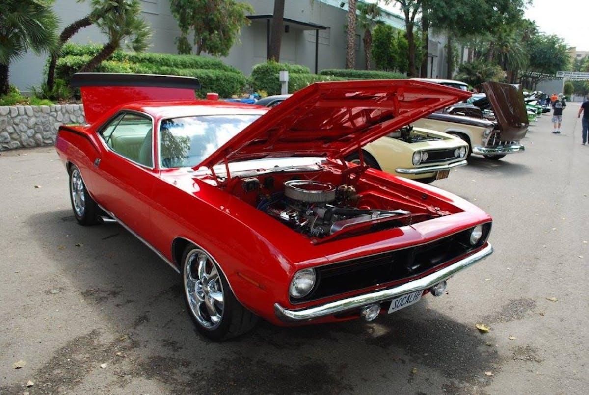 This 1970 'Cuda features a 360ci power as denoted by the rear quarter hockey stick decal.