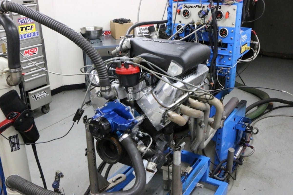 Run with the TFS EFI set up, the fuel-injected 5.0L Ford produced 391 hp and 372 lb-ft of torque. Though the peak numbers were very similar, the injected version offered more power from 4,700 rpm to 6,000 rpm, but fell off to the dual plane out to 6,600 rpm.