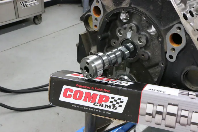 The 305 test mule had been upgraded with a COMP XR276HR-10 cam. The cam offered a .502/.510 lift split, a 224/230-degree duration split, and 110-degree lsa.