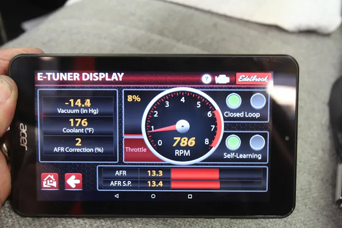 The tablet displays a nice, bright image that is very easy to read even in bright sunlight. In just a few minutes of running time, the correction factor at idle is very low at 2 percent, as you can see from the set point AFR at 13.4:1 to the actual 13.3:1. There are several different displays from which you can choose. 
