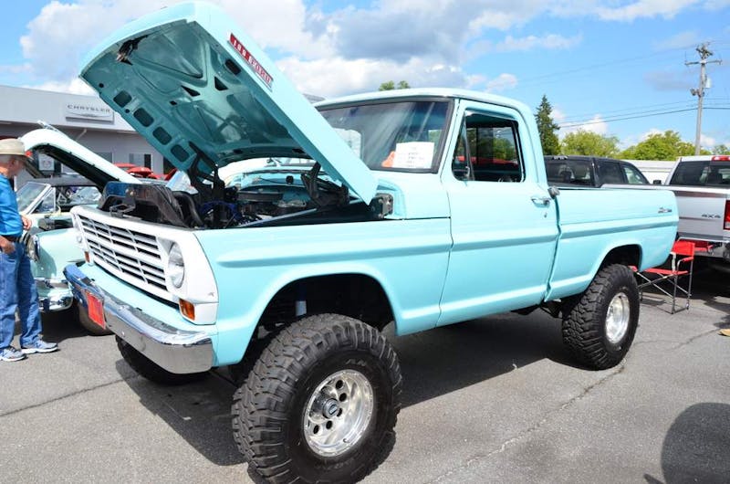 a-small-town-in-north-carolina-turns-into-ford-country-0043