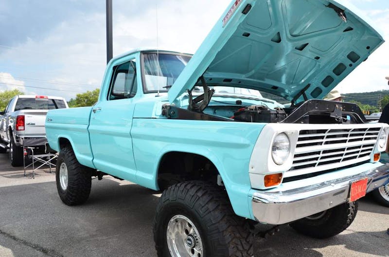 a-small-town-in-north-carolina-turns-into-ford-country-0045