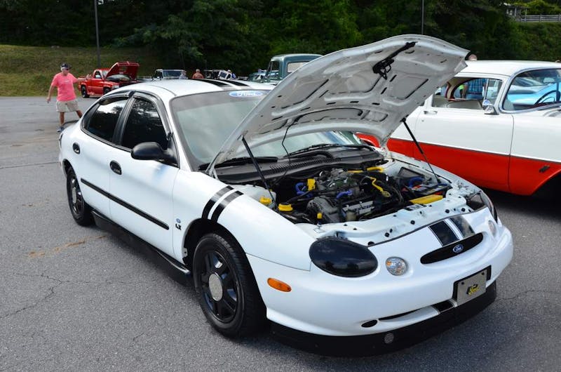 a-small-town-in-north-carolina-turns-into-ford-country-0102