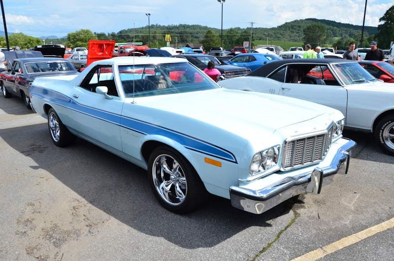 a-small-town-in-north-carolina-turns-into-ford-country-0107