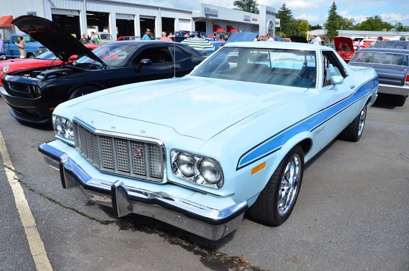 a-small-town-in-north-carolina-turns-into-ford-country-0108