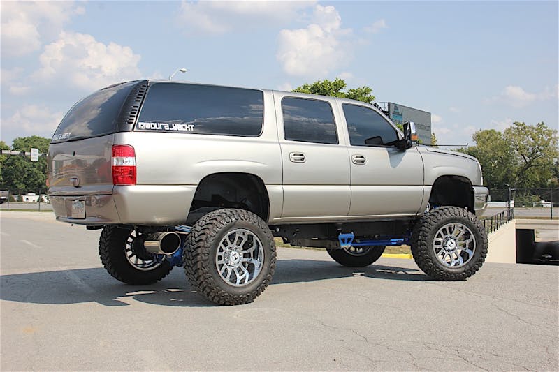 subbing-out-jordon-voleks-2003-chevy-suburban-aka-dura_yacht-0051