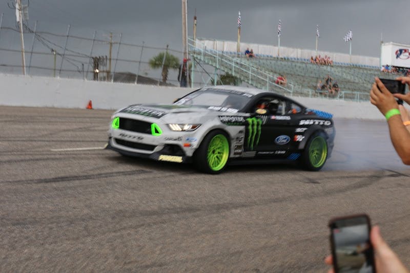 rain-cant-dampen-the-mustang-week-action-0055